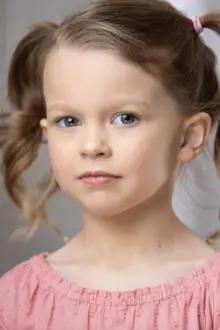 Devyn McDowell como: Young Daughter