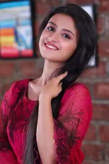 Ritika Shrotri como: Aparna
