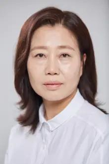 Hwang Yeon-hui como: Pension woman
