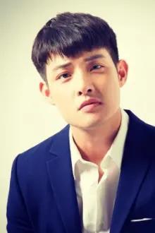 Ryan Kou como: Qing Zi