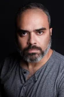 Pedro Barbeitos como: Rafael Monteiro