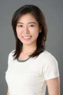 Chieko Iinuma como: Yumita Eiko