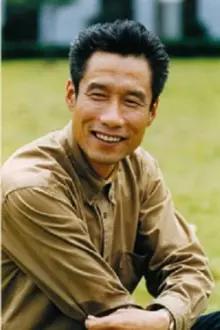 Liu Peiqi como: Dong Jun
