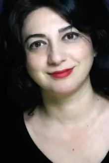 Benian Dönmez como: Adile Aladağ
