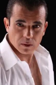 Mohamed ElShaqanqeery como: حسن