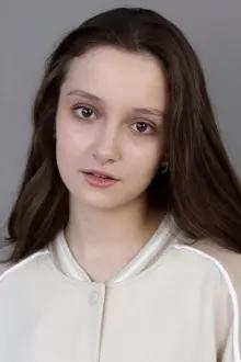 Polina Vataga como: Инна