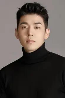 Kim Sa-Kwon como: Han Seung-Ho