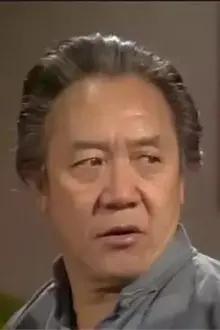 Pak Man-Biu como: 林六德