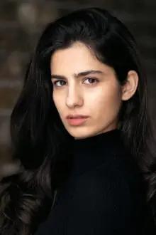 Hannah Khalique-Brown como: Saara Parvan