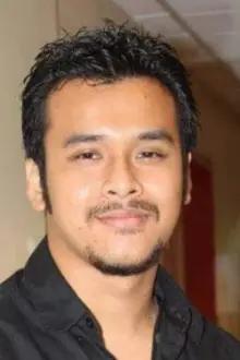 Mohd Syahir Aniq como: Yunos