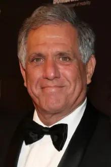Leslie Moonves como: Self, president of CBS (voice) (archive footage)