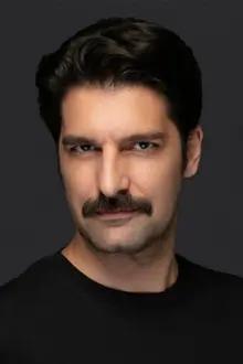 Taner Rumeli como: Servet Saruhanlı