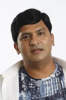 Sunil Reddy como: Dhanapal