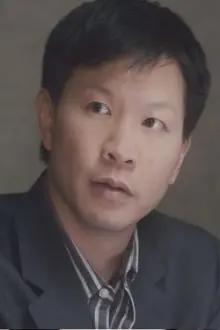 Patrick Wang como: Director