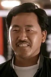 Wan Seung-Lam como: Robber