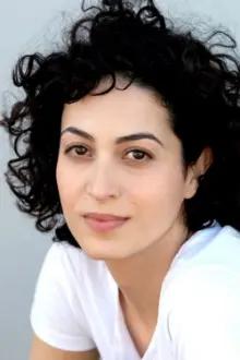 Sabrina Amali como: Nina Haddad
