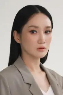 Park Bo-kyung como: Elevator Mom
