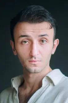 Haydar Şahin como: Ali