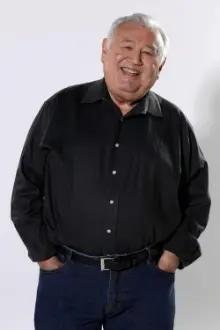 Efraín López Neris como: Chino Perales