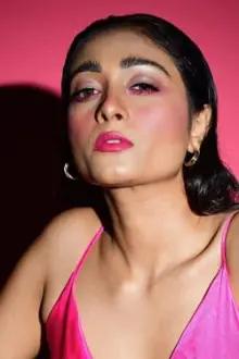 Satarupa Pyne como: Paroma Ghosh, from Kolkata