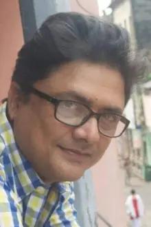 Bhaskar Banerjee como: Subir Dutta