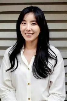 Park Ji-yeon como: Seh-hee (before surgery)