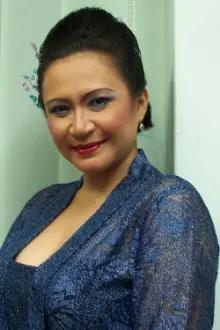 Azizah Mahzan como: Isteri Kakang