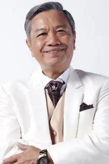 Rong Kaomulkadee como: Grandpa Chian