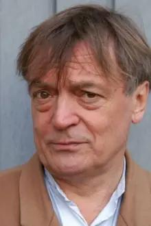 Dietmar Mues como: von Brüning
