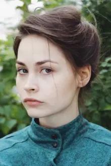 Valeriya Kulikova como: Alena