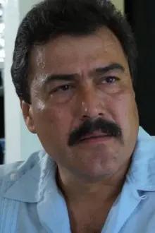 Jorge Aldama como: Alex Cantú
