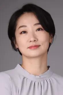 Woo Jeong-won como: Hwang Ji-ye