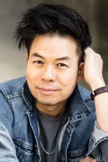 Vincent Tong como: Eugene Wong (voice)