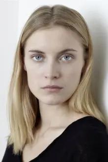 Adriane Gradziel como: Natalia