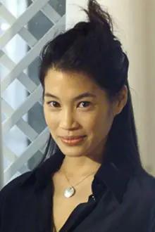 Eugenia Yuan como: Grace