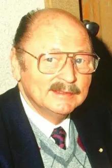 Bruno W. Pantel como: Feldwebel Max Löffelbein