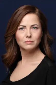 Pınar Ünsal como: Tülay