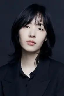 Kong Seong-ha como: Lee Hong-ran