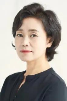 Kang Ae-sim como: Seo Seung-sook