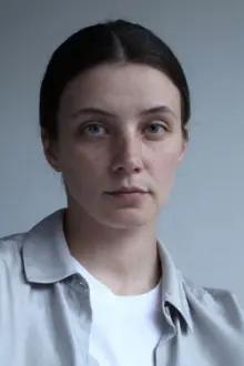 Ekaterina Ermishina como: Kira