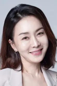 Kim Jung-nan como: Traveling employee