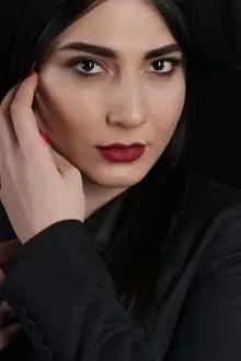 Samira Hasanpour como: Fariba