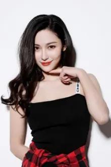 Zhang Xinyuan como: Lisa