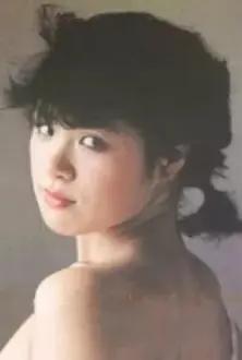Miki Yamaji como: Junko Arai
