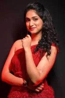 Priyadarshini Indalkar como: Sukanya
