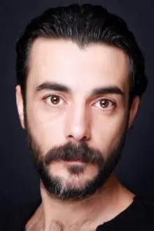 Kadir Özdal como: Kaan