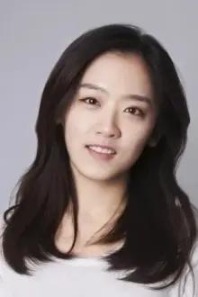 Park Se-in como: Jin-joo  (진주)