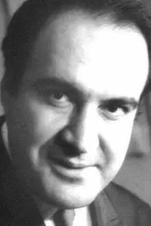 José Gálvez como: Dr. Van Nielsen