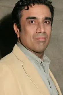 Nasrollah Radesh como: Shahab (61)