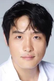 Kwon Dong-ho como: Seong-il